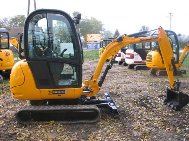 Koparki JCB 8020 z 2009 i 2010r. - okazja — zdjęcie 1