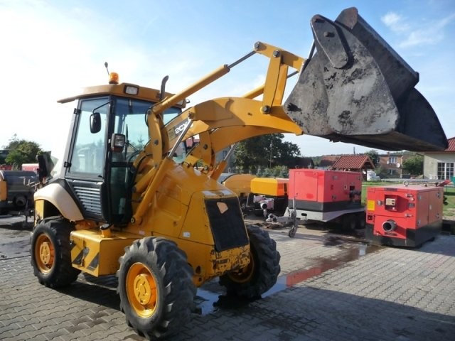 Koparka JCB 2CX Airmaster z roku 2004 — zdjęcie 1