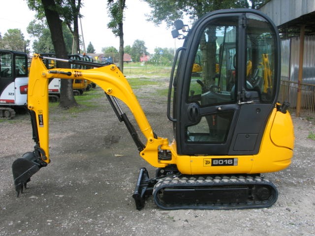 Koparki JCB 8016 2007-08 - 3 łyżki, super stan — zdjęcie 1