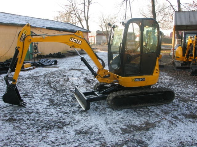 JCB 8030 ZTS z 2007 roku — zdjęcie 4