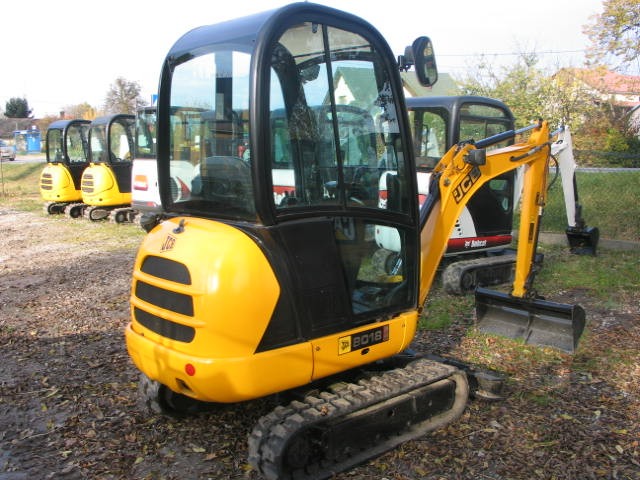 JCB 8018 z 2013 roku - sprzedam minikoparkę Kraków — zdjęcie 3