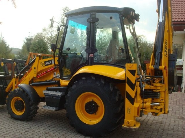 JCB 3CX CONTRACTOR z 2009 r — zdjęcie 1