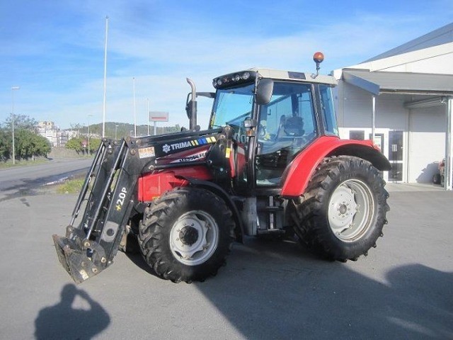 Massey Ferguson 5445 Dyna-4 — zdjęcie 1
