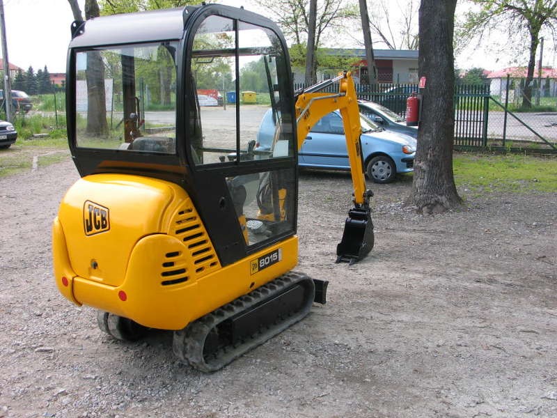 JCB 8015 z 2002 roku - mini koparka gąsienicowa — zdjęcie 4