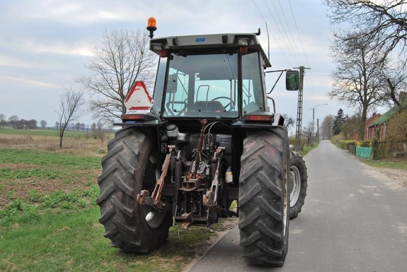 Massey Ferguson 3085 przedni tuz wom — zdjęcie 4