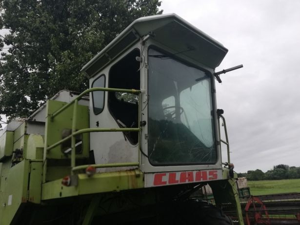 Kabina Claas Dominator 76,80,85,96,98,100,105,106,108 części — zdjęcie 1