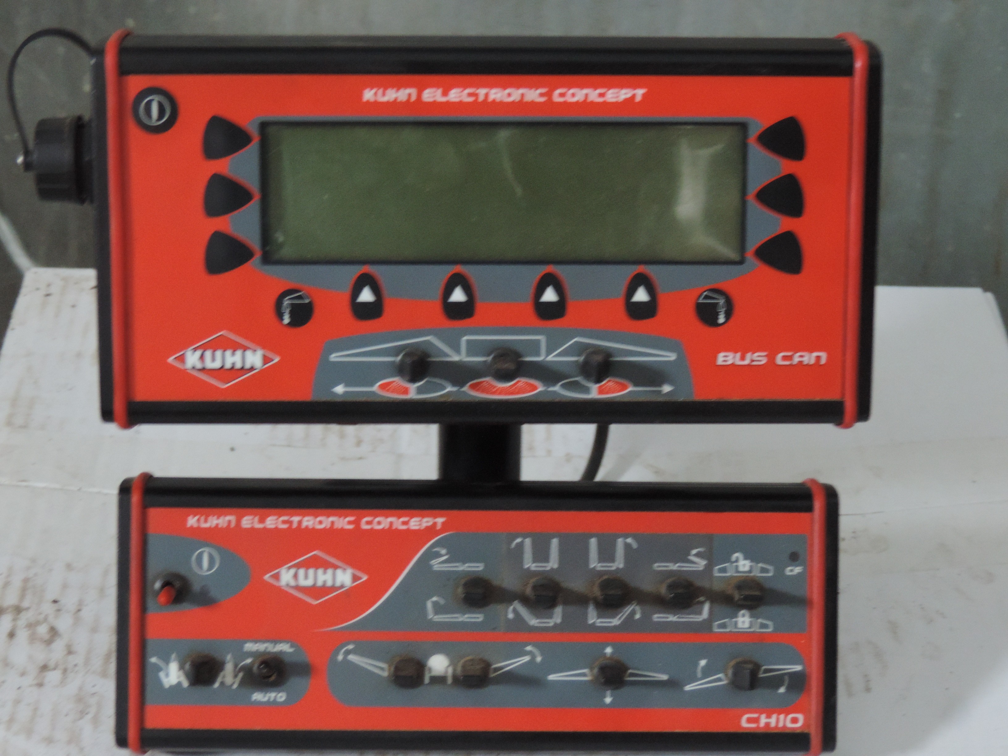 Opryskiwacz KUHN GRAND LARGE 450, 2011 r., 28 m., pojemność 4500 l — zdjęcie 4