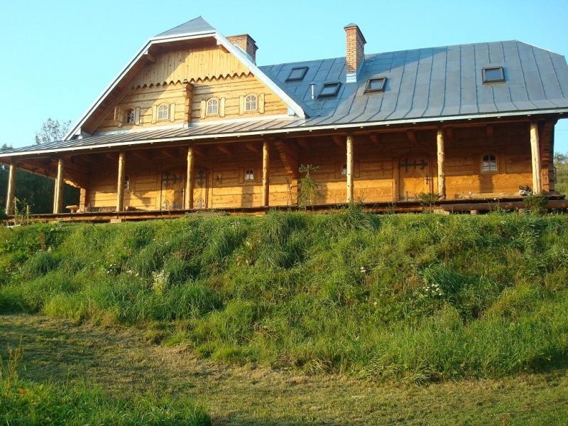 BIESZCZADY Piękna posiadłość w Teleśnicy — zdjęcie 3