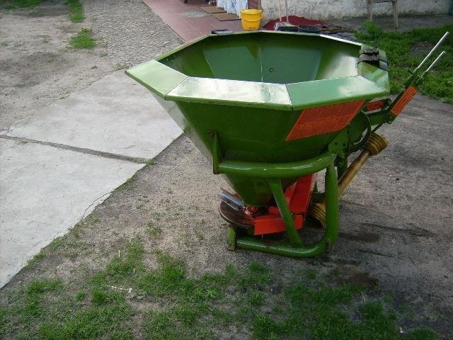 Rozsiewacz Amazone ZAF 402 — zdjęcie 4