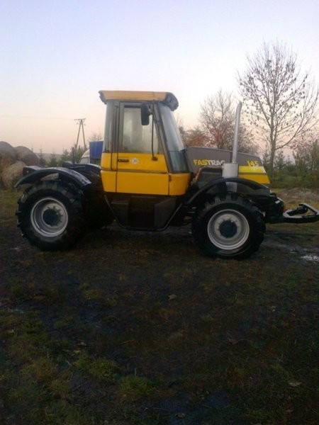 CIĄGNIK FASTRAC JCB 145 T — zdjęcie 2