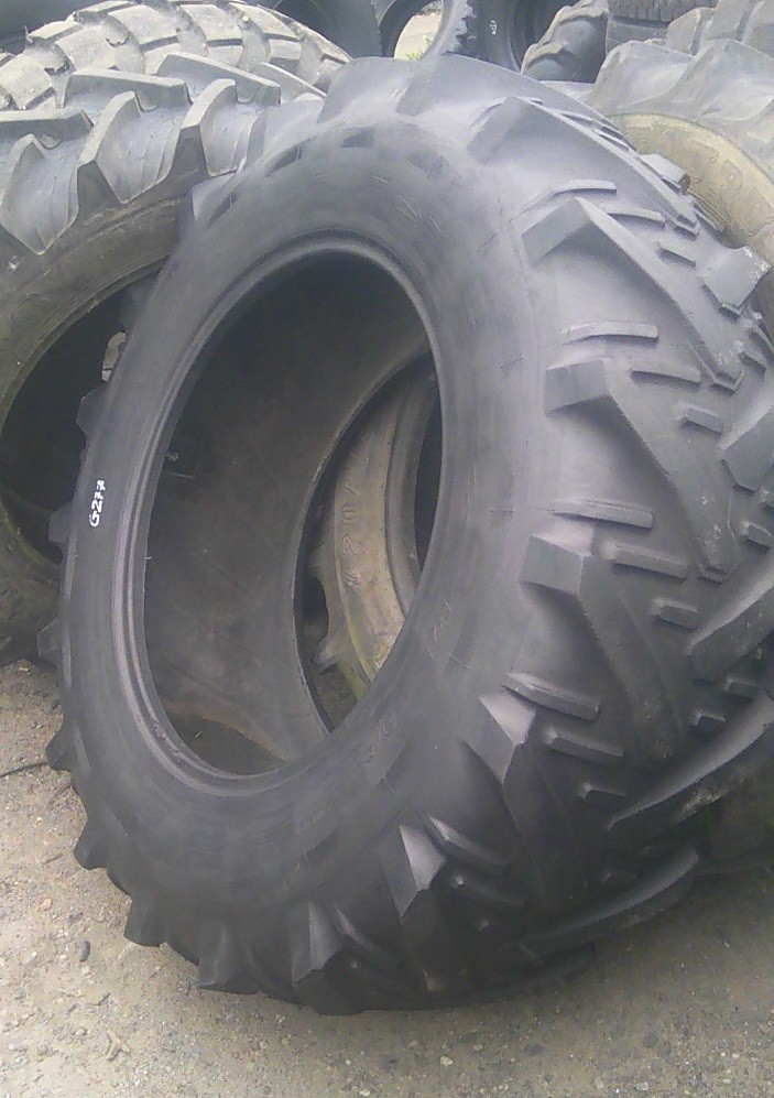 (G277) Opona 16.9 R30 Kleber Super50 — zdjęcie 2