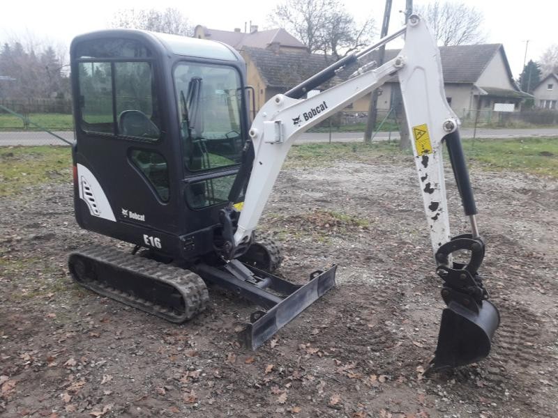 Bobcat E16 2014 rok - mini koparka — zdjęcie 1