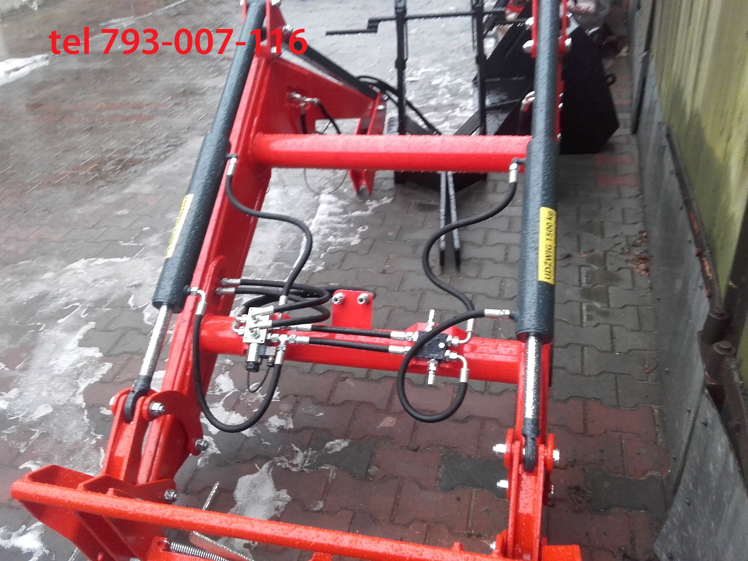 Tur Ładowacz Czołowe 4 samopoziomujący, udźwig 1500kg — zdjęcie 3