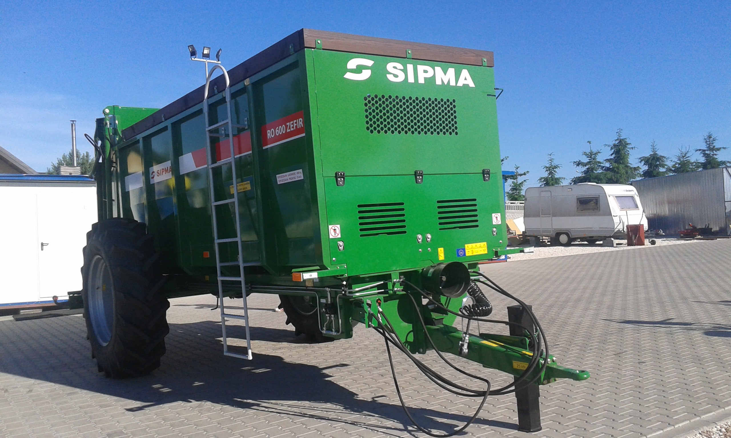 Rozrzutnik obornika firmy Sipma RO 600 Zefir  — zdjęcie 5