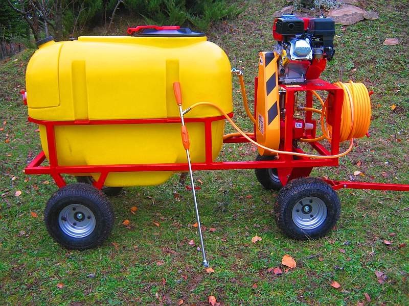 Opryskiwacz spalinowy wózkowy zbiornik 200L, silnik 6,5 HP, 14-22l/min — zdjęcie 1