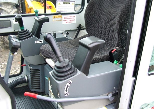 Takeuchi TB016 — zdjęcie 2