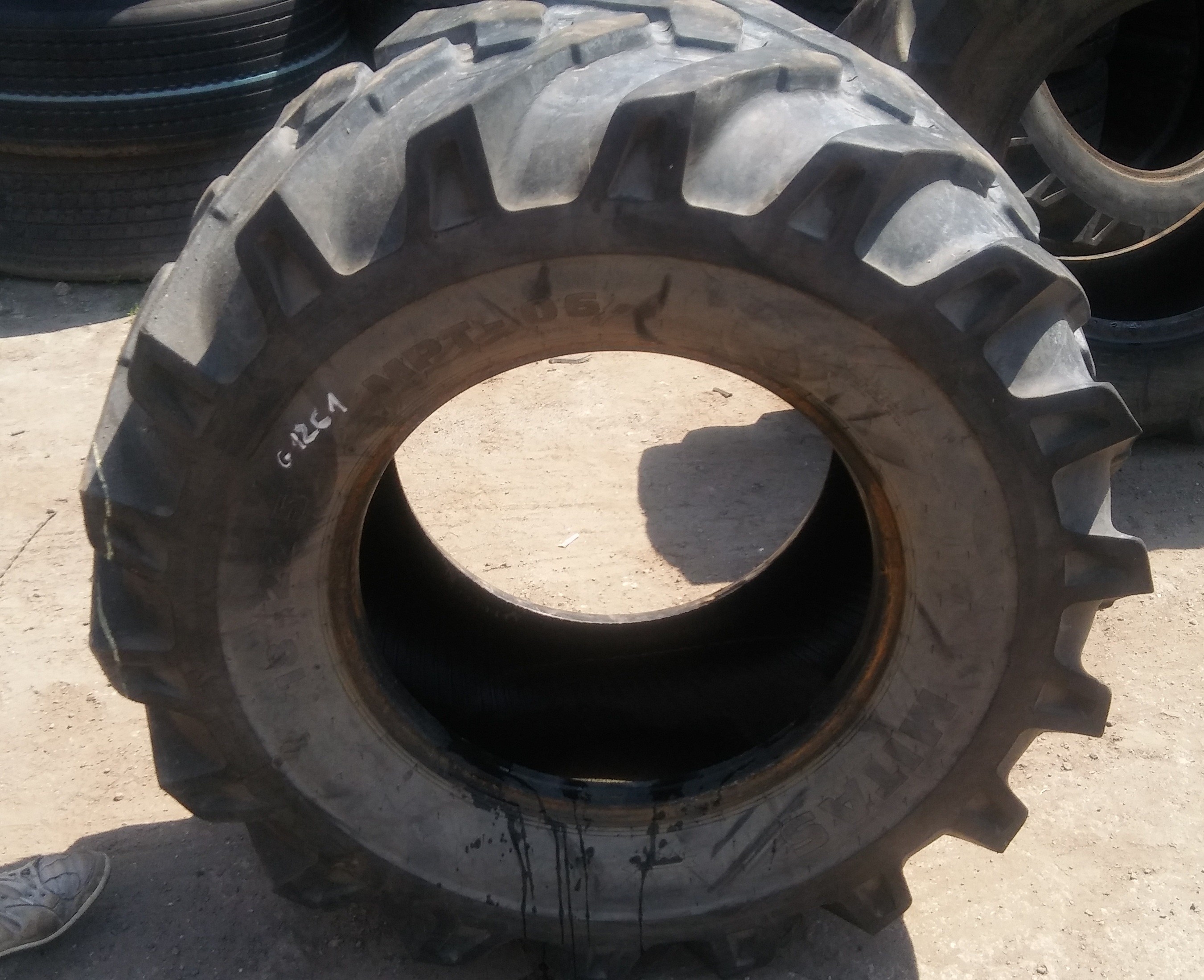 (G1261) Opona 18-22.5 Mitas MPT-06 — zdjęcie 2