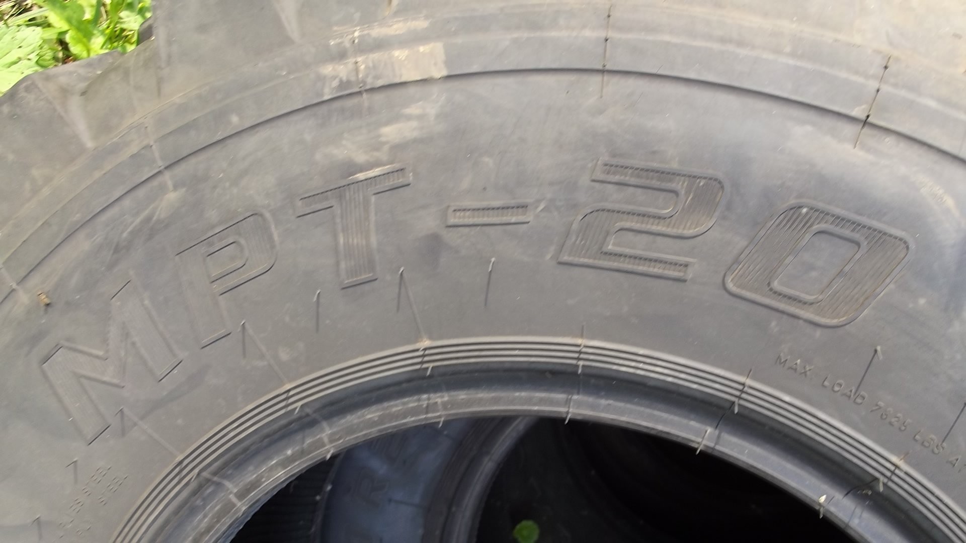 opony używane 365/80R20 — zdjęcie 3