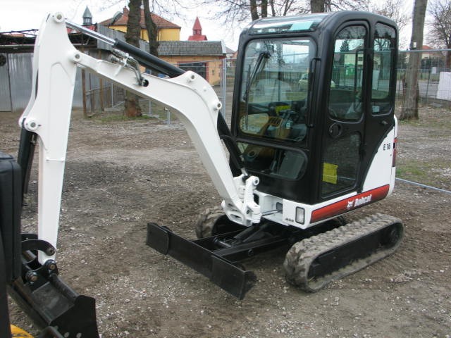 Sprzedam koparkę Bobcat E16 2011 — zdjęcie 5