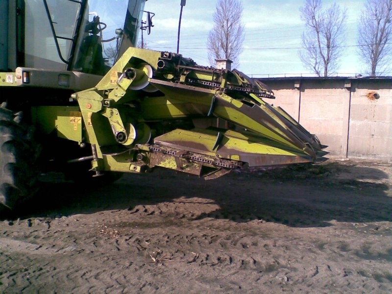 Przystawka do zbioru kukurydzy na ziarno CLAAS — zdjęcie 2