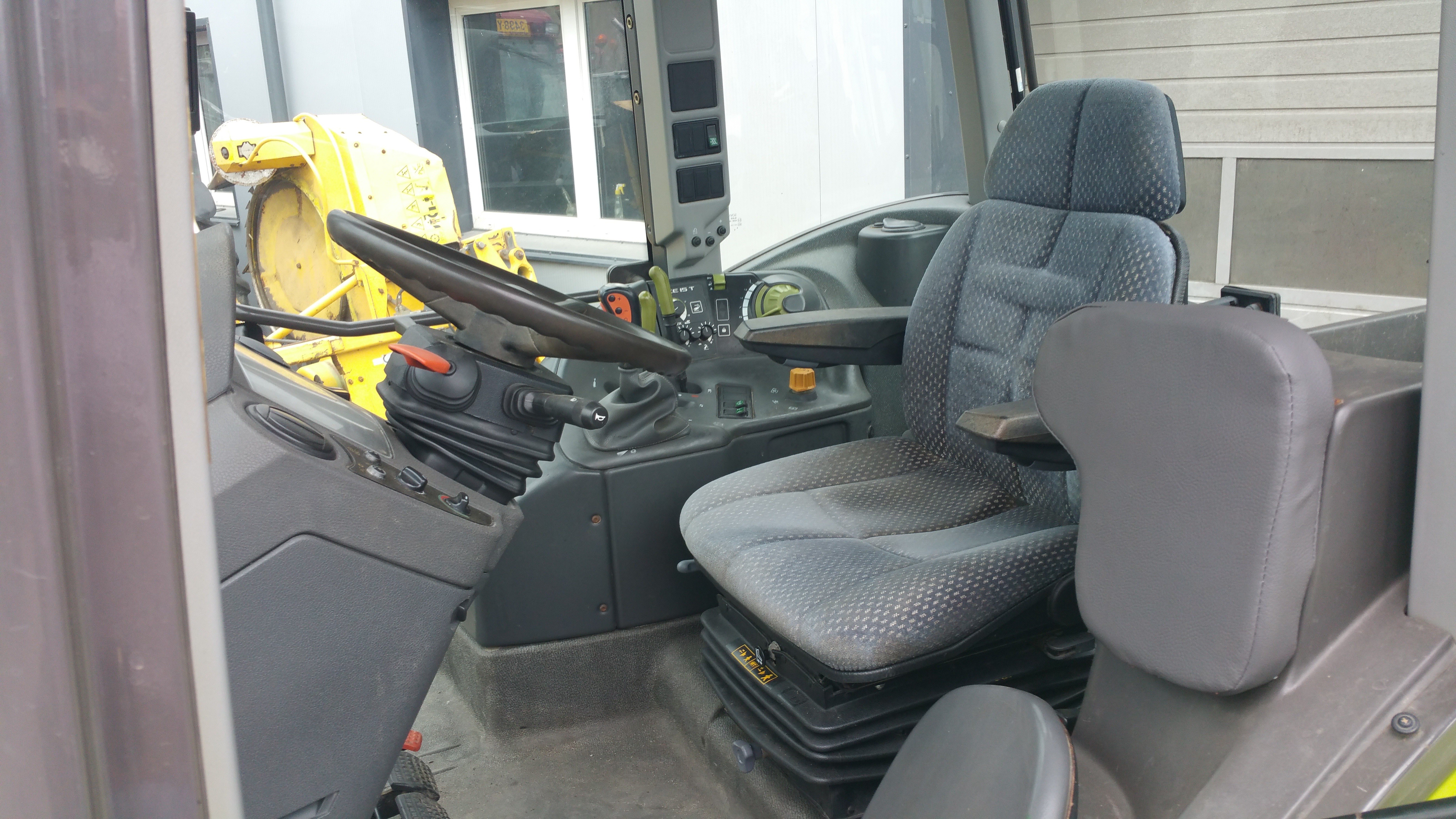 Claas ARES 617 ATZ Ciągnik rolniczy — zdjęcie 5
