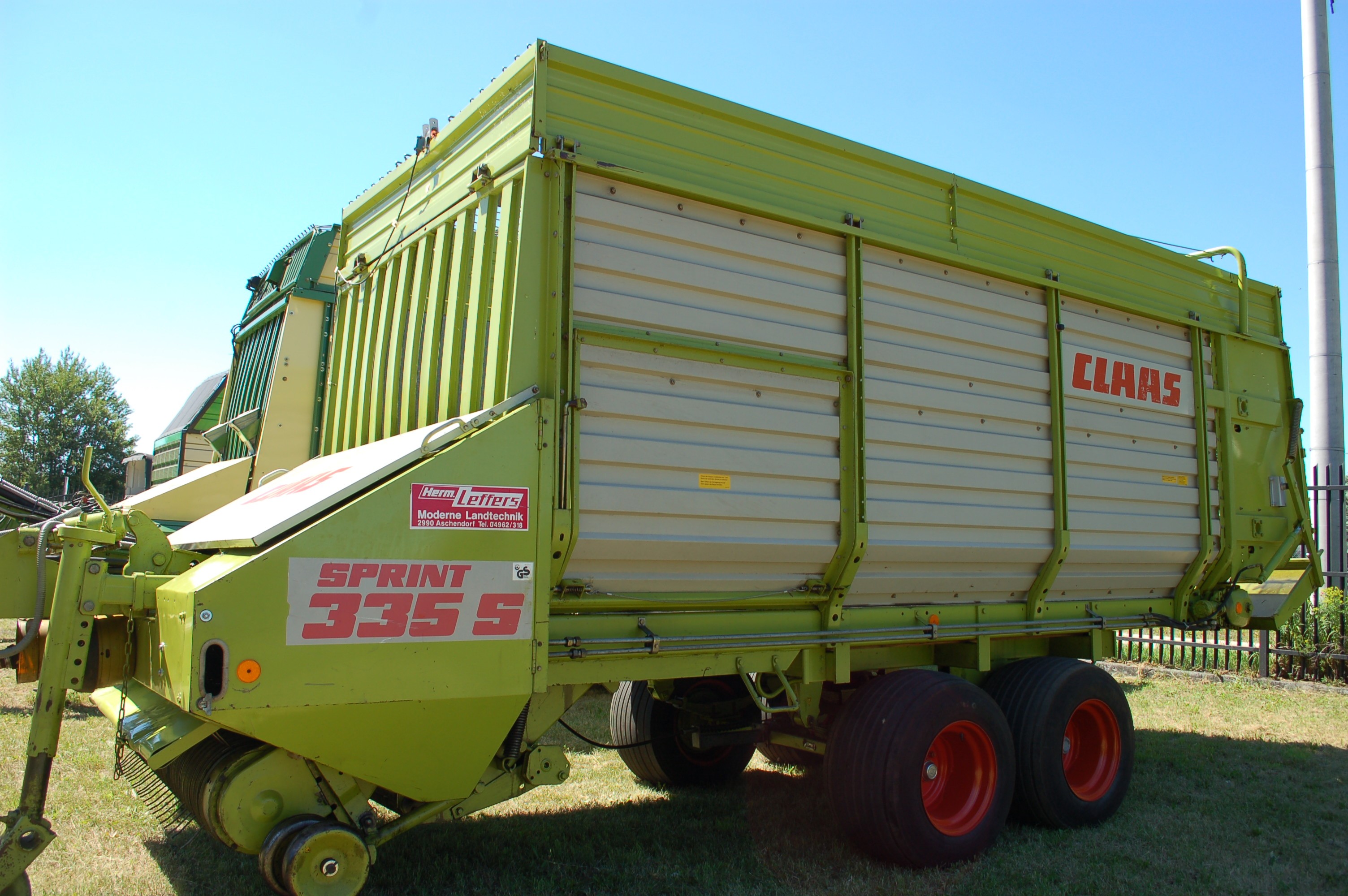 Przyczepa samozbierająca Claas Sprint 330 S — zdjęcie 2