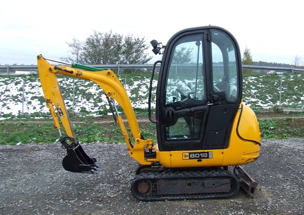 Minikoparka JCB 8018 - rok 2007.