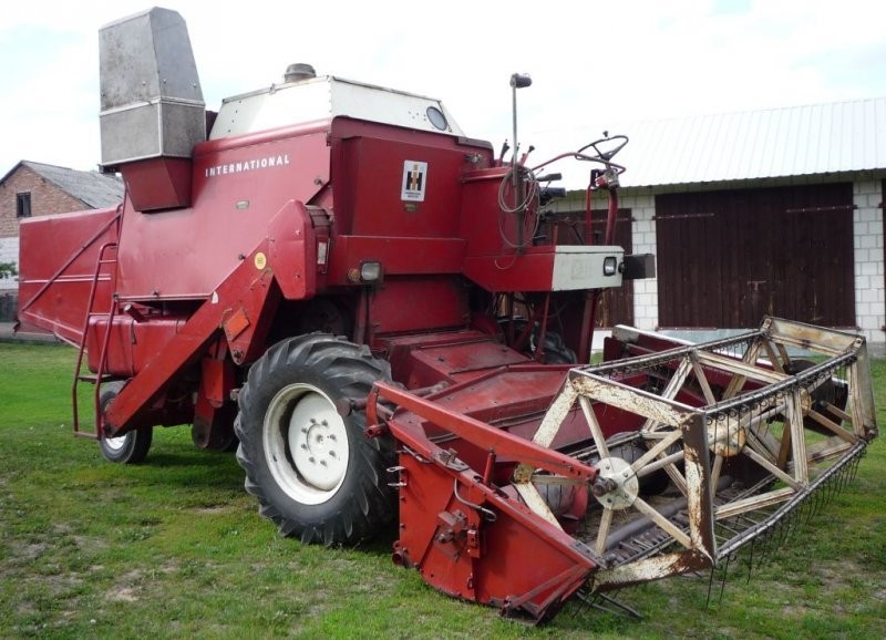 International 431 kombajn zbożowy — zdjęcie 1