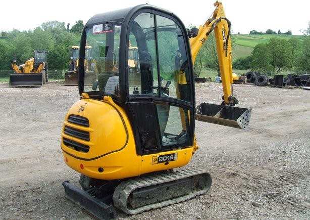 Minikoparka gąsienicowa JCB 8018 z roku 2006 — zdjęcie 4