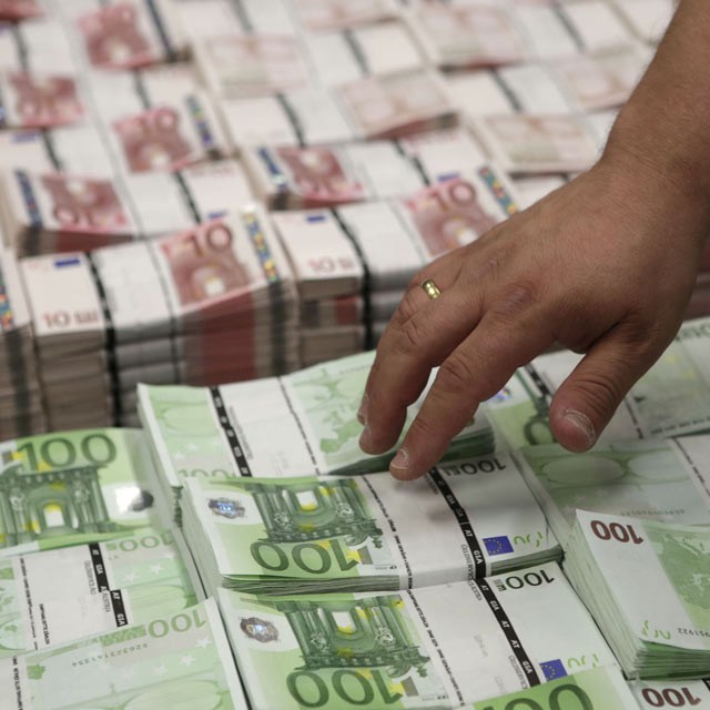 Zapewnia szybkie i rzetelne finansowanie pieniędzy w ciągu 48 godzin