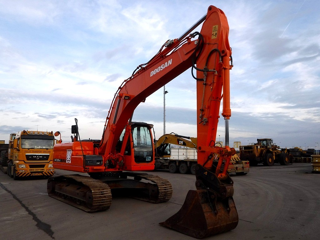 Koparka gąsienicowa Doosan DX225LC 2010 — zdjęcie 1
