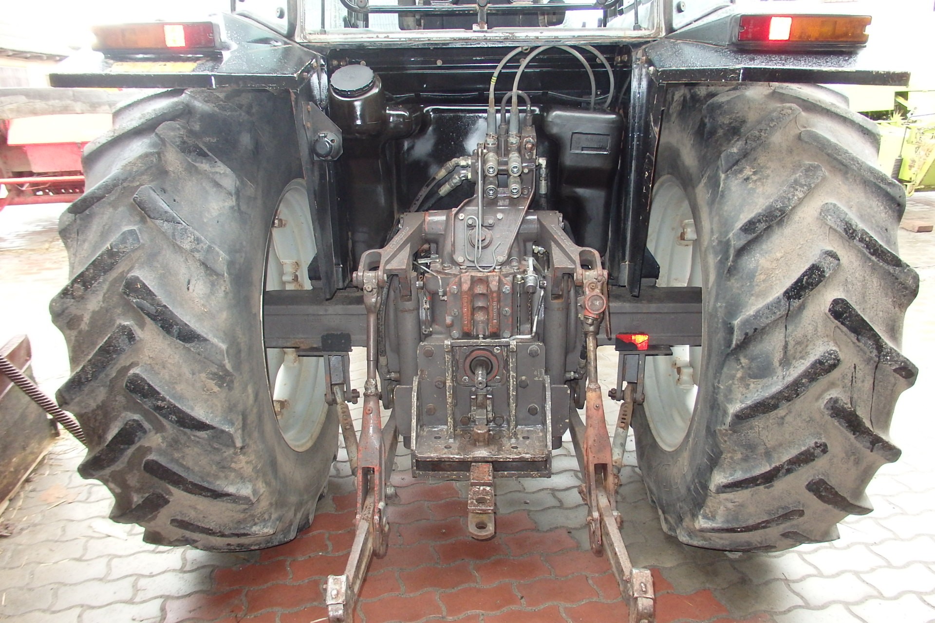 Ciągnik Rolniczy MASSEY FERGUSSON 3060 — zdjęcie 4