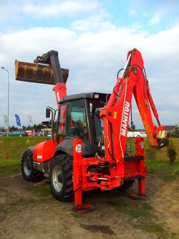 KOPARKO-ŁADOWARKA TELESKOPOWA MANITOU MLB 625 T — zdjęcie 3
