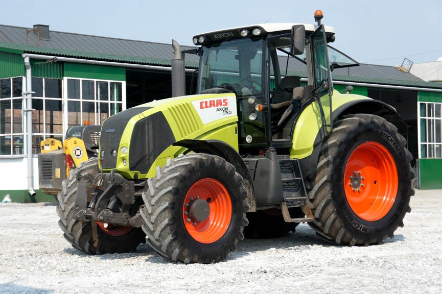 CIĄGNIK KOŁOWY CLAAS AXION 820, 2009r, 205 000 zł netto — zdjęcie 1