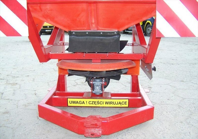 Piaskarka Komunalno Drogowa Zawieszana 850 L / 1200 KG — zdjęcie 1
