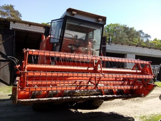 Sprzedam kombajn zbożowy Bizon Super Z-O56 — zdjęcie 1