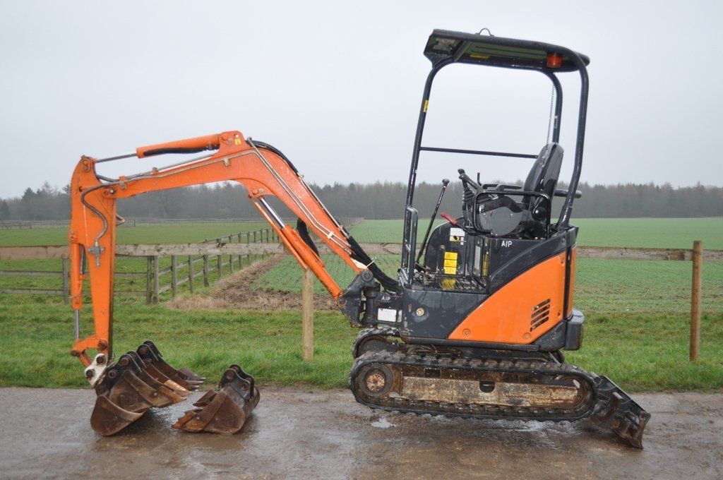 Hitachi ZX27-UU - w bdb stanie  — zdjęcie 2
