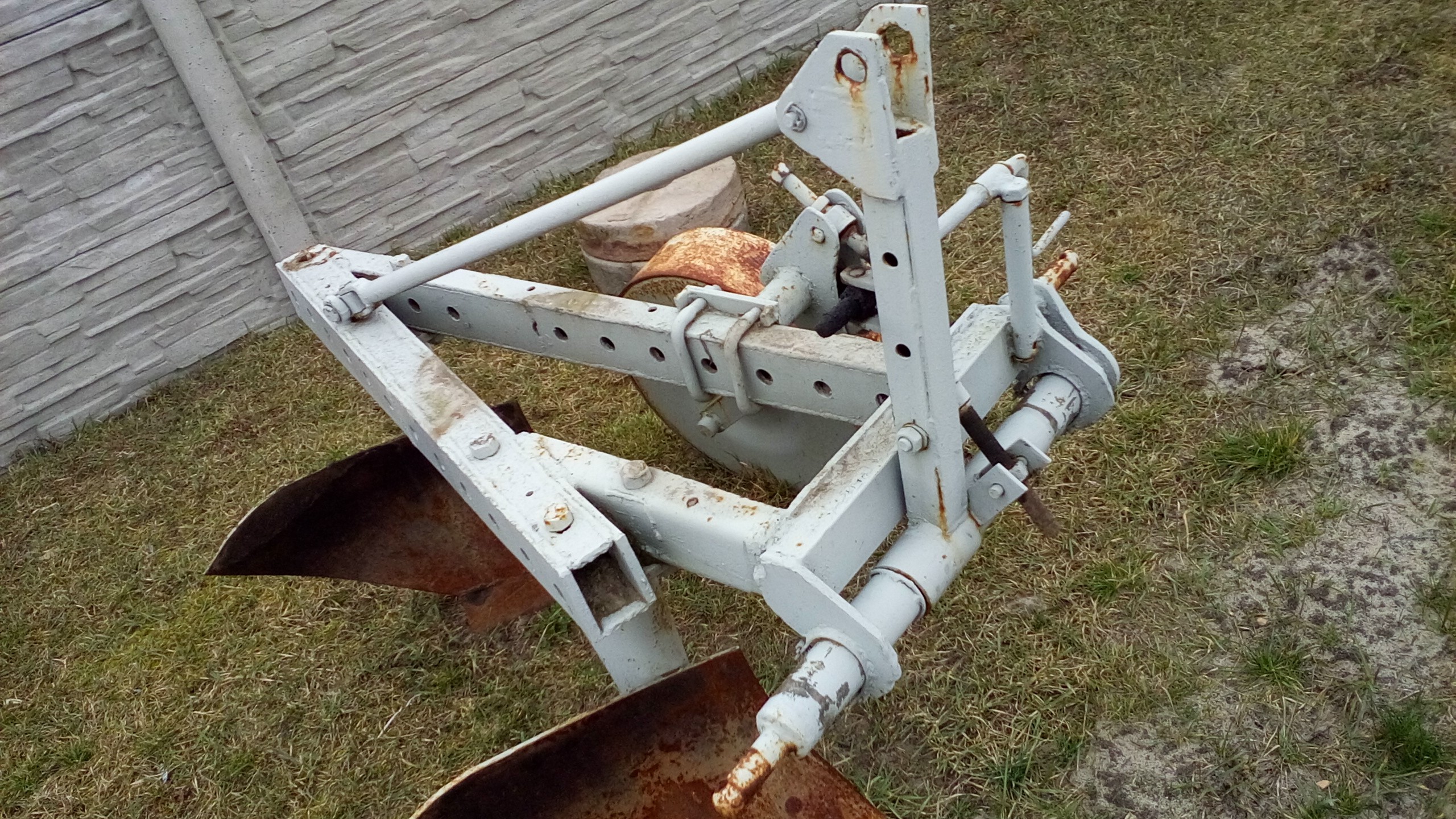 Sprzedam Pług 2 skibowy — zdjęcie 1