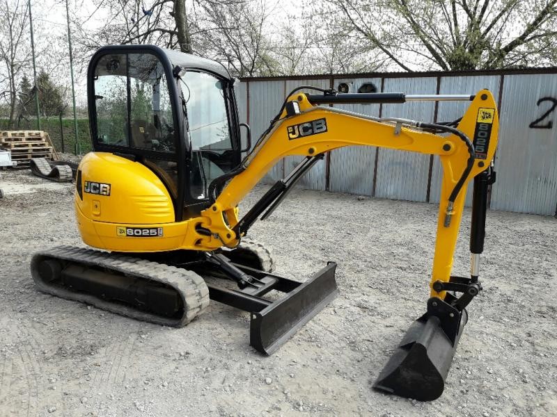 JCB 8025 ZTS z 2012 roku - mini koparka — zdjęcie 5