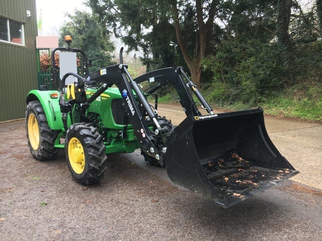 Ciągnik John Deere 555E - stan bardzo dobry — zdjęcie 1