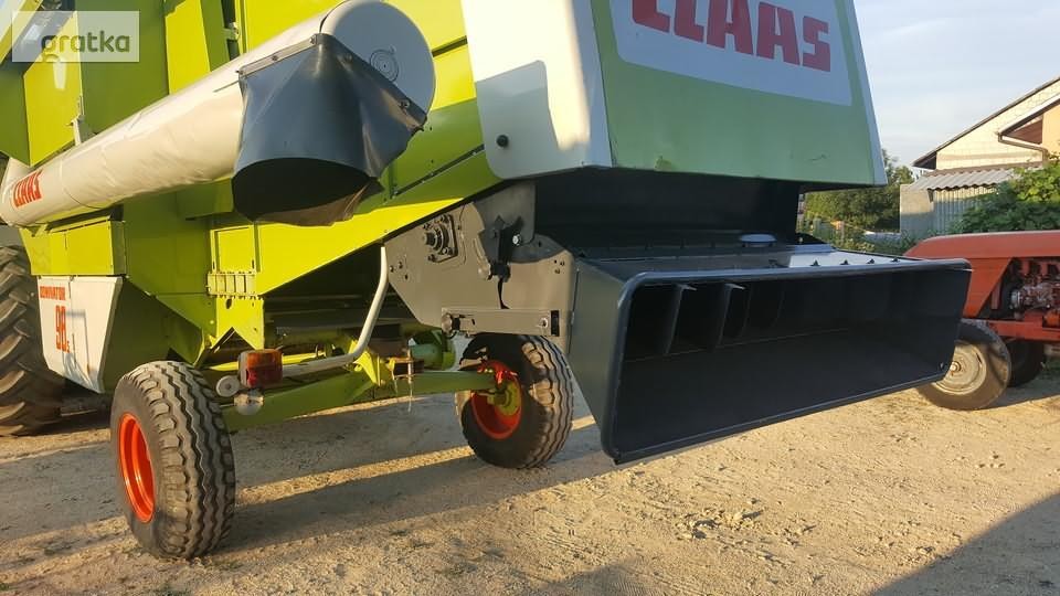 Rozdrabniacz słomy sieczkarnia CLAAS JOHN DEERE NEW HOLLAND Dominator — zdjęcie 4