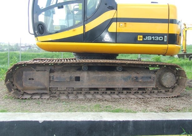 Koparka gąsienicowa JCB JS 130 LC — zdjęcie 2