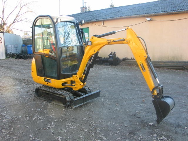 JCB 8014 z 2007 roku sprzedam — zdjęcie 5