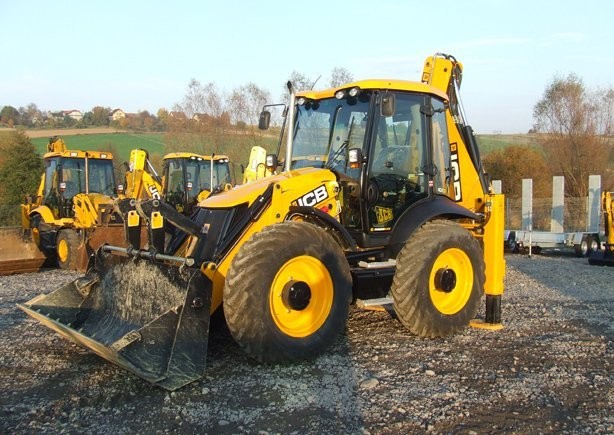 JCB 4CX ECO - ROK 2011..