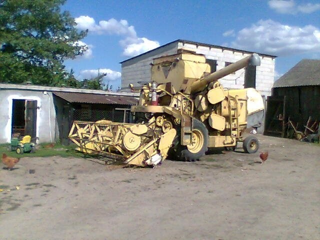 KOMBAJN NEW HOLAND M 103