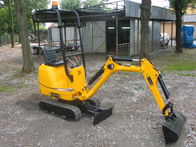 Minikoparka JCB Micro 8008 z 2012 roku - sprzedam — zdjęcie 5