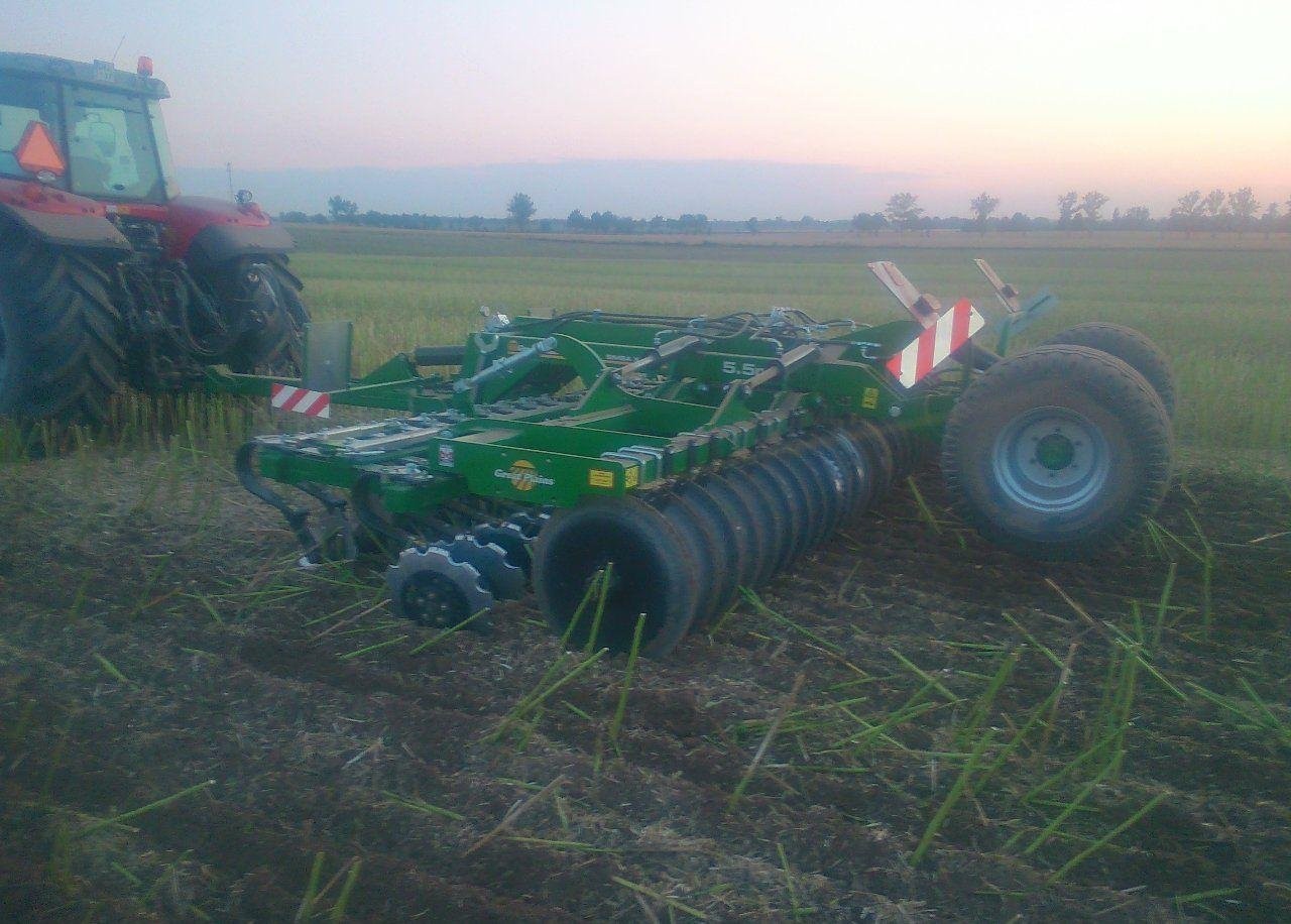 Great Plains Brona talerzowa ciągana GREAT PLAINS SIMBA X-PRESS 550 -  — zdjęcie 2