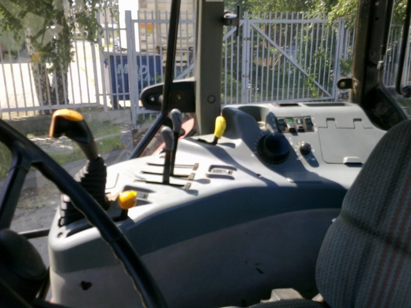 WOW! Sprzedam 2004 Case MX100C — zdjęcie 1