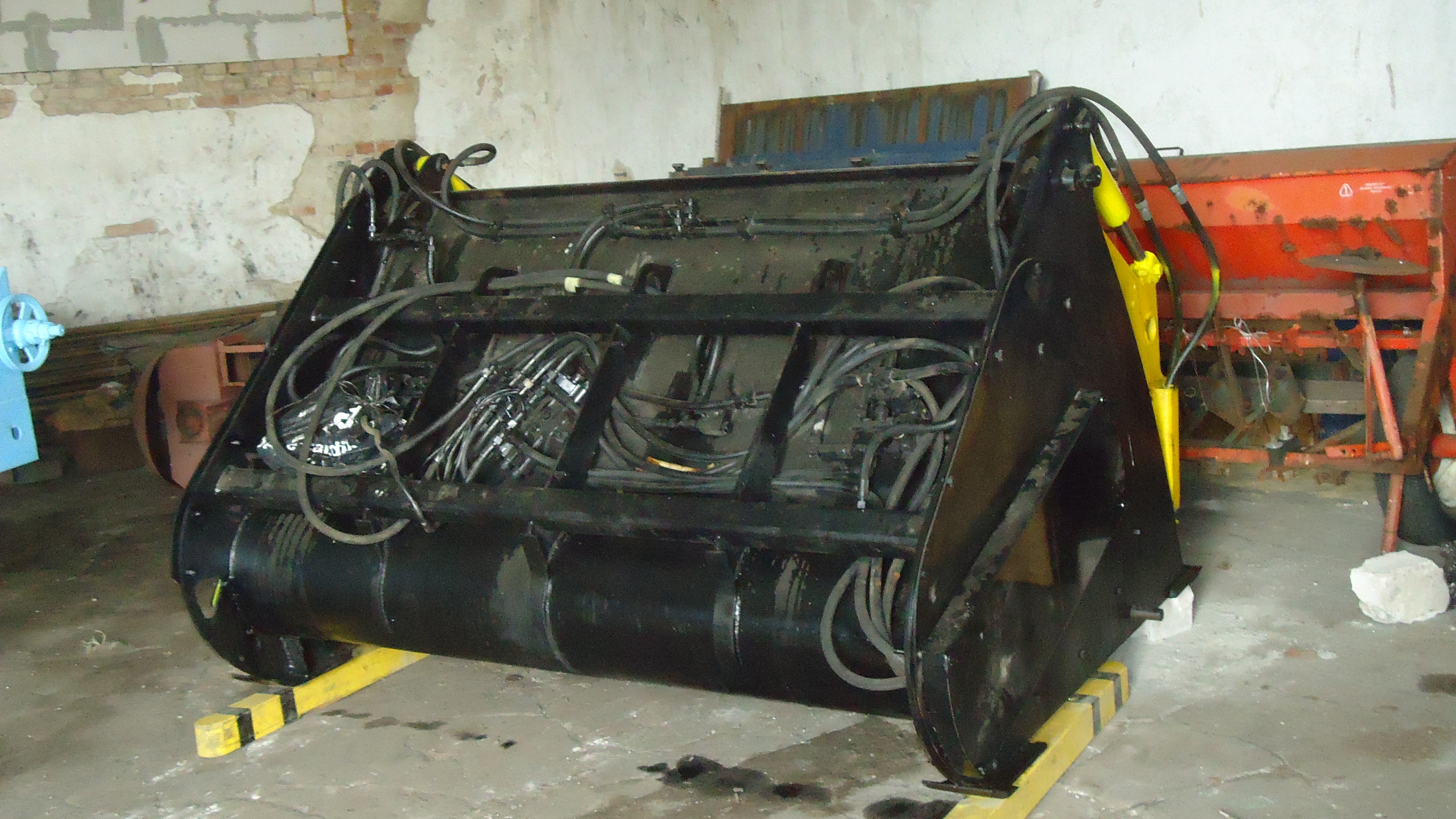 Łyżka „Emily” (2,6 m3) do ładowarki teleskopowej lub ciągnika z frezem — zdjęcie 4