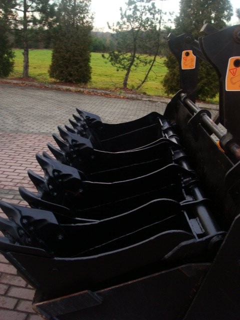 JCB 3CX  CONTRACTOR 2004 ROK - 5 ŁYŻEK — zdjęcie 5